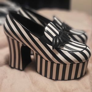 Strangecvlt banshee striped heels, size 8